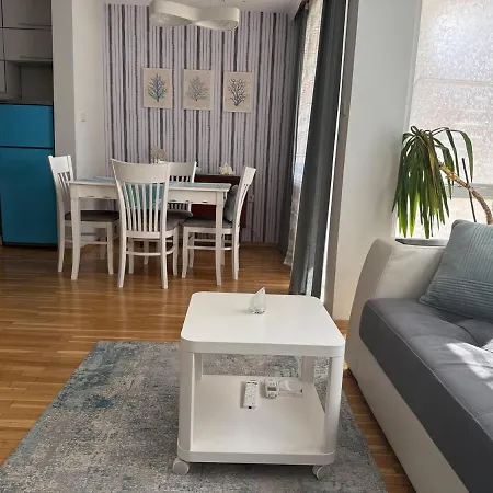 Astra Apartment Warna